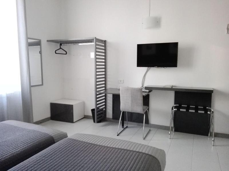 Bert Hotel Sesto San Giovanni Buitenkant foto