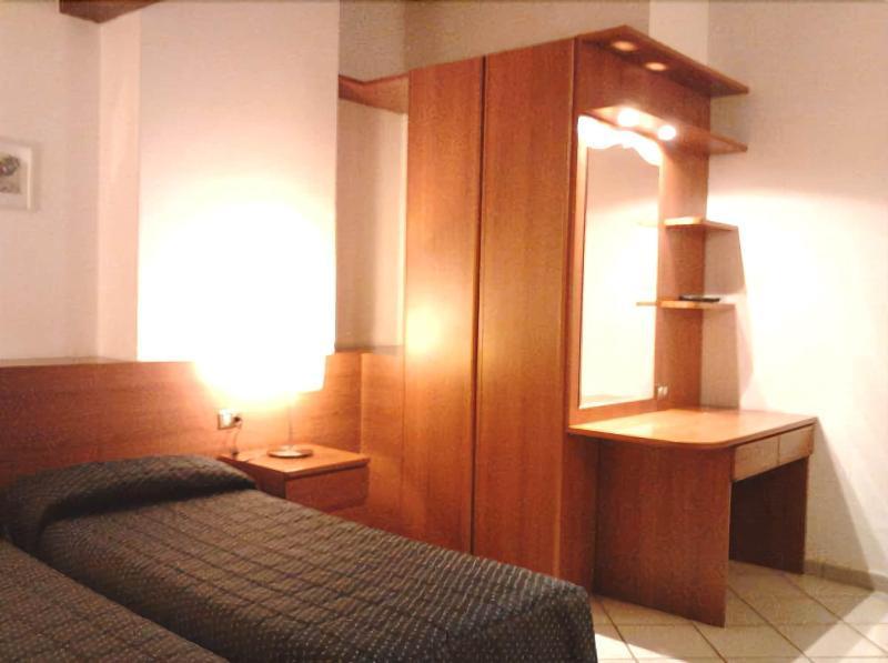 Bert Hotel Sesto San Giovanni Buitenkant foto