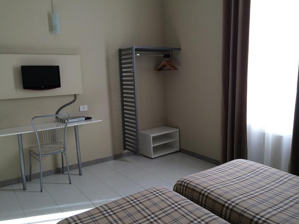 Bert Hotel Sesto San Giovanni Buitenkant foto