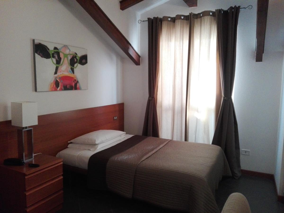 Bert Hotel Sesto San Giovanni Buitenkant foto