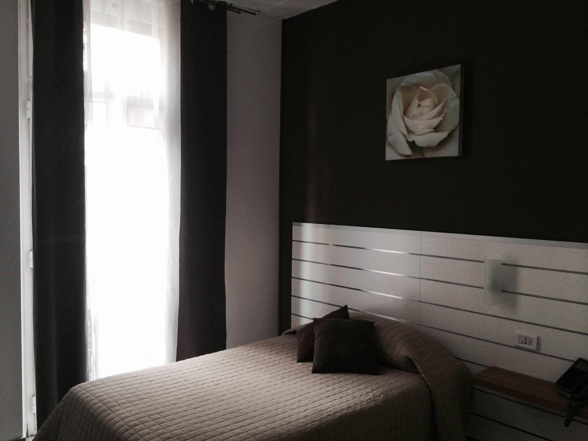 Bert Hotel Sesto San Giovanni Buitenkant foto