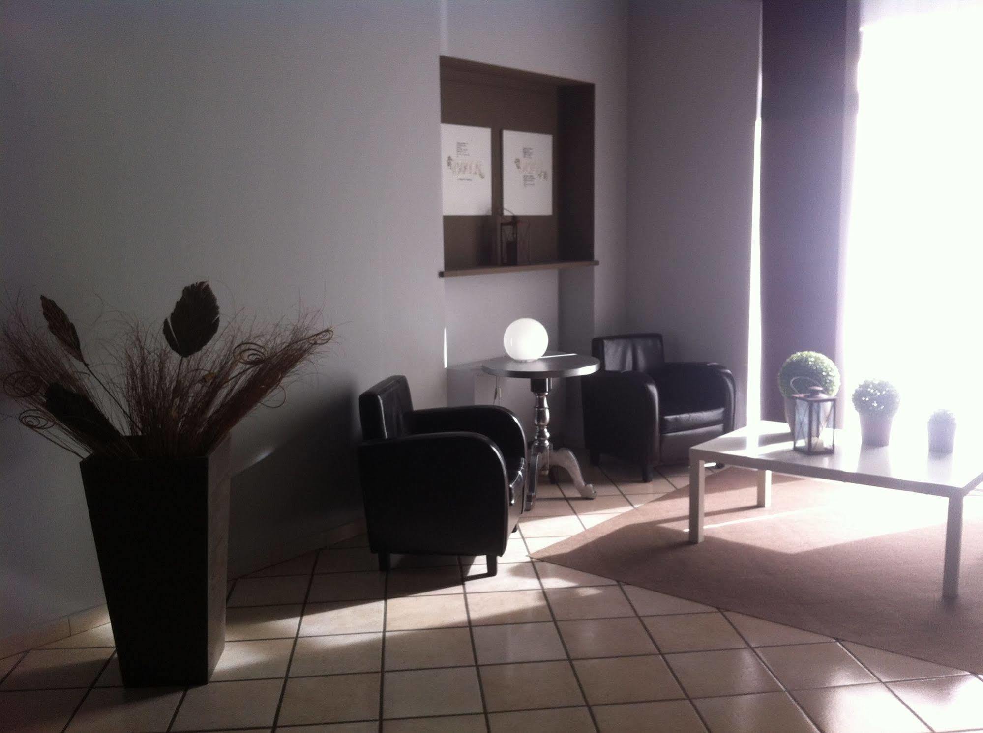 Bert Hotel Sesto San Giovanni Buitenkant foto