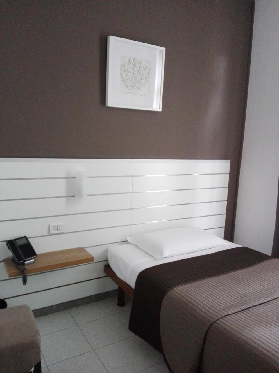 Bert Hotel Sesto San Giovanni Buitenkant foto